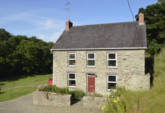 Troedyrhiw Bed & Breakfast allows 18 year olds to book a room