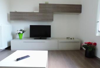 Casa Maria allows 18 year olds to book a room