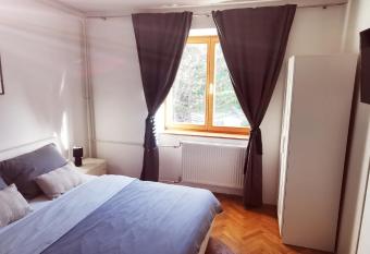 Apartment Happiness & Bloom has Balcony rooms