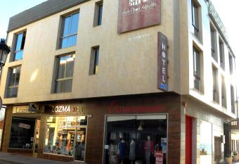 Don Agustin allows 18 year olds to book a room