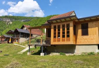 Apartment Ostojic has Smoking/Balcony rooms