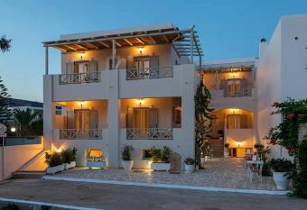 Olivas Rooms has Balcony rooms