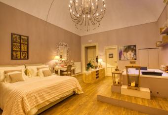 Corte Rossetti Le Dimore Luxury B&B has Balcony rooms