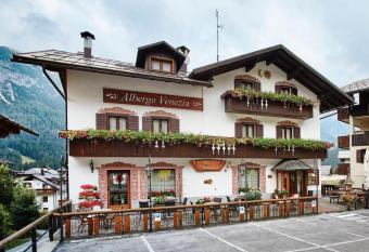 Albergo Venezia has Balcony rooms