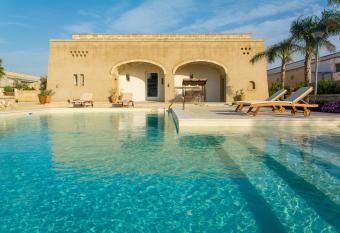 Relais Tenuta Camp   has Balcony rooms