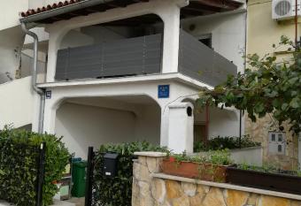 Holiday Home Manuela has Balcony rooms