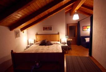 Relais Des Elfes has Balcony rooms