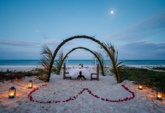 Hakuna Majiwe Beach Lodge has Balcony rooms