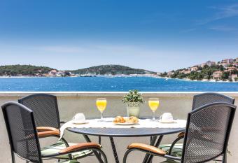 Apartments Oleandar has Balcony rooms