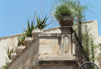 Palazzo Degli Olivi has Balcony rooms