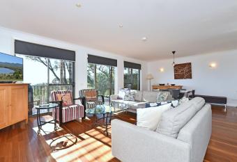 Villa 3br Tranquility Villa located within Cypress Lakes Resort has rooms with a private hot tub