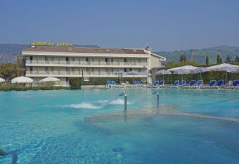 Hotel La Perla - Bike Hotel has Balcony rooms