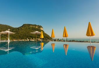 Sky Pool Hotel Sole Garda has Balcony rooms