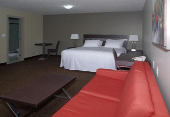 Royal Lodge has Balcony rooms