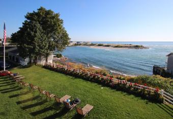 Terrace By The Sea has Balcony rooms