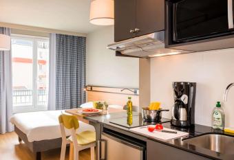 Aparthotel Adagio Access La D  fense Puteaux has Balcony rooms