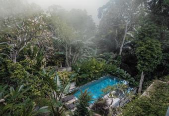 Aji Lodge Bungalow allows 18 year olds to book a room