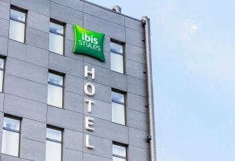 ibis Styles Glasgow Centre George Square allows 18 year olds to book a room
