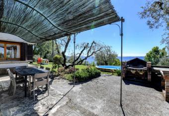 Casa Raffaella -Ciao Vacanze- allows 18 year olds to book a room