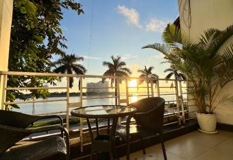 Asiban Quay Boutique Hotel allows 18 year olds to book a room