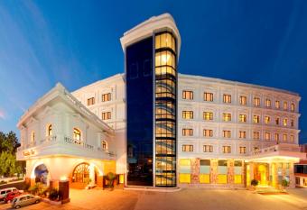 Anandha Inn Convention Centre and Suites allows 18 year olds to book a room