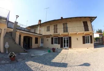 B&B Lo Scudiero has Balcony rooms