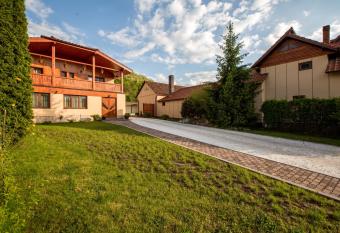 Pensiunea Dor de Casa has Balcony rooms