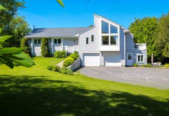 Cedar Drive Inn allows 18 year olds to book a room