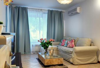 Oasis Apartment has Balcony rooms