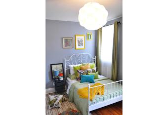 Colour Cube Guest House Toronto Downtown East allows 18 year olds to book a room