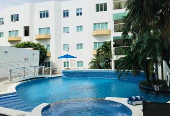 Angeles Suites & Hotel has Balcony rooms