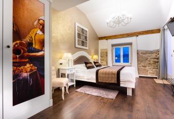 Hotel Heritage Forza has Balcony rooms