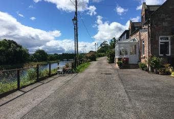 Sealladh Sona allows 18 year olds to book a room