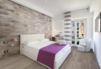 Vhome has Balcony rooms