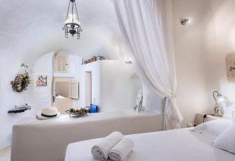 Flora s House & Cave Winery allows 18 year olds to book a room