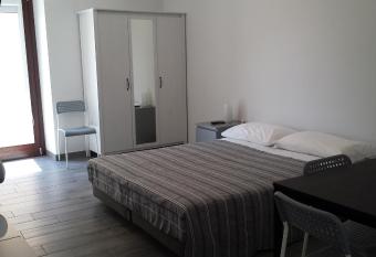 Beda Ragusa has Balcony rooms