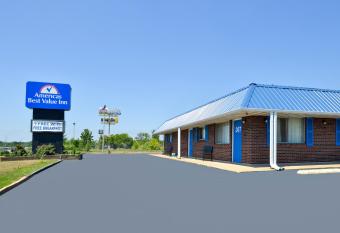Americas Best Value Inn Sullivan has Smoking rooms