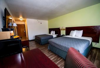 Rodeway Inn has Balcony rooms