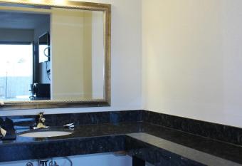 Royal Inn & Suites allows 18 year olds to book a room