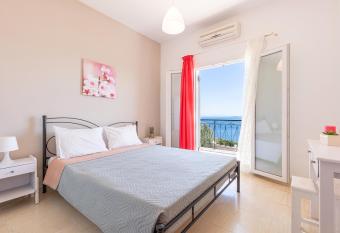 Katerina Horizon Apartments by Konnect - 1,8km from Ipsos beach has Balcony rooms