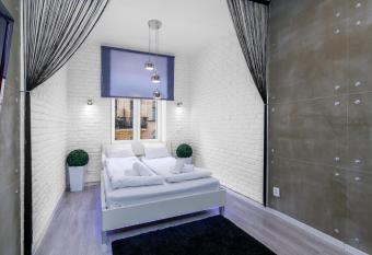Sleepway Apartments - Grey Dream allows 18 year olds to book a room