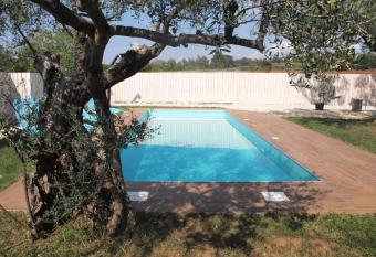 Holiday Home lynn has Balcony rooms