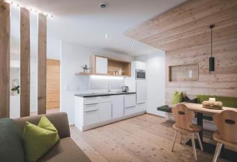 Stoana has Balcony rooms