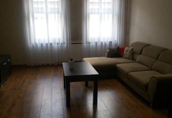 Apartamenty Bednarska 2a allows 18 year olds to book a room