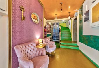 Boutique Florence has Balcony rooms