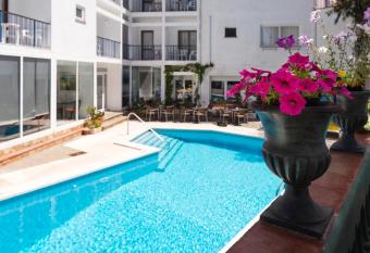 Hotel Sant March has Balcony rooms