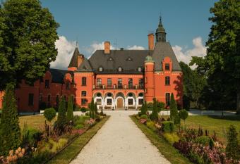 Lejondals Slott allows 18 year olds to book a room