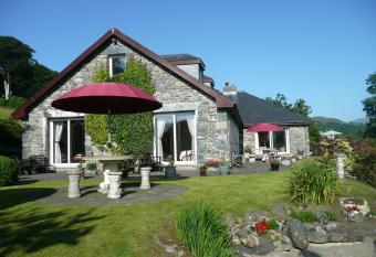 Heulwen Guest House has Balcony rooms