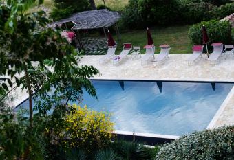 La Muccheria allows 18 year olds to book a room