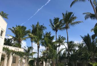 The Villa Luxury Suites Hotel has Balcony rooms